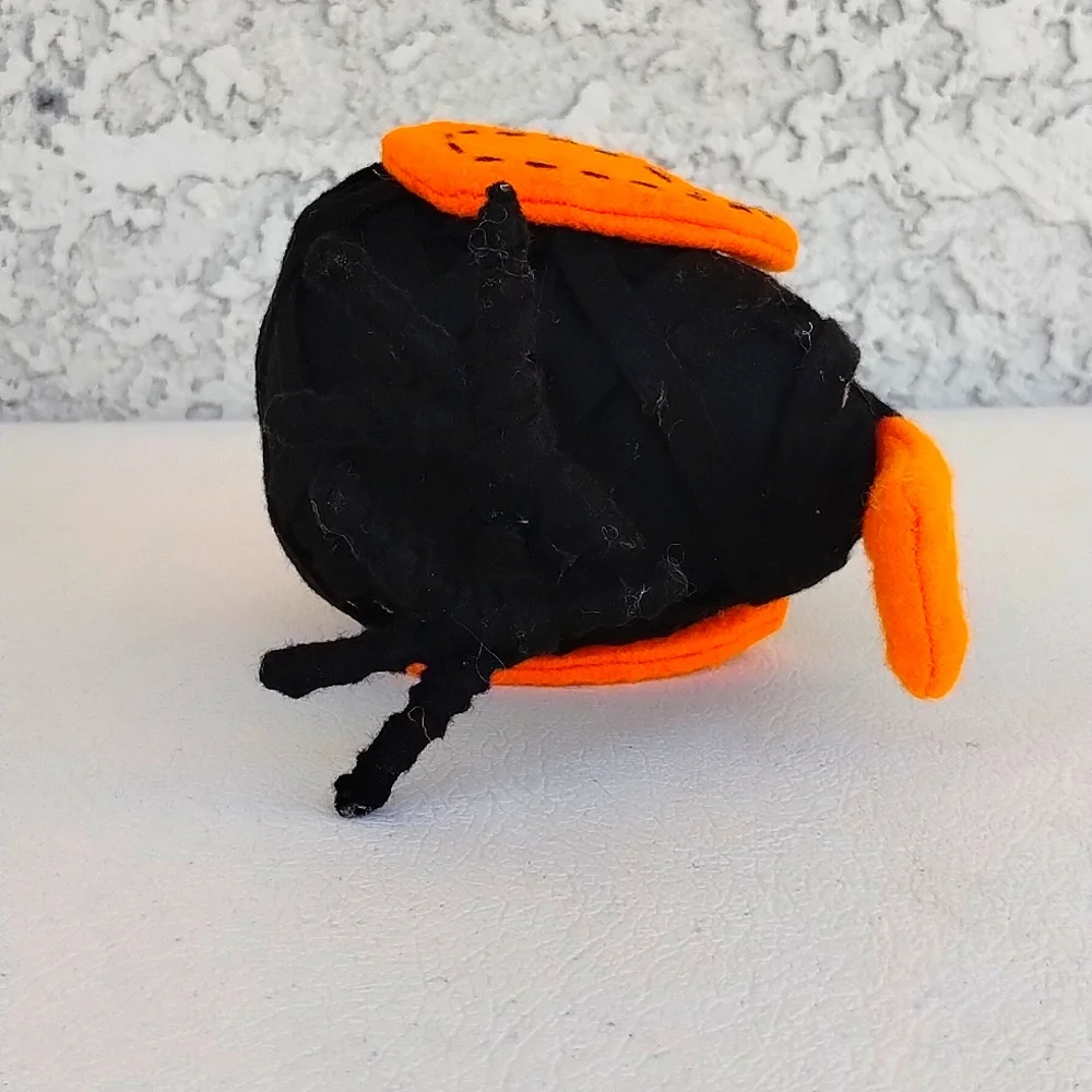 Target Hyde Eek Witch Bird 2016 Featherly Friends Halloween Black Orange Felt
